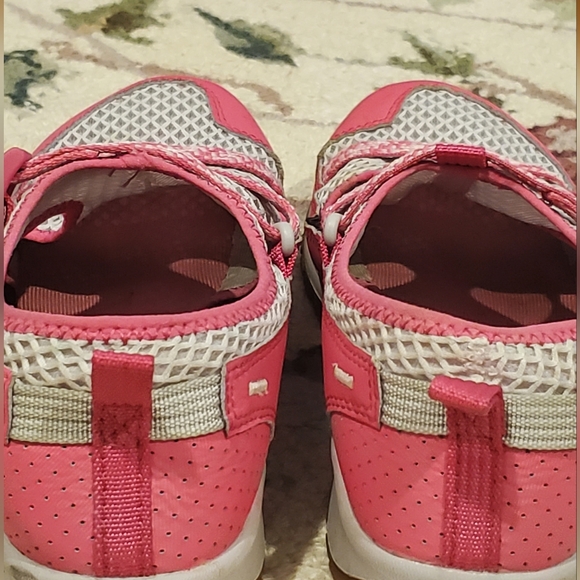 EUC Girls' Pink Chaco Odyssey Water/Play Shoes Sandals - Picture 6 of 10